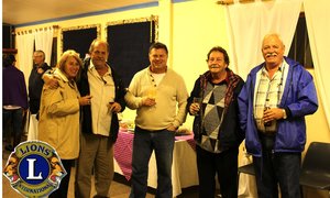 Lions se bederfie aan Bejaardes